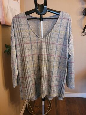 Penningtons Gray Plaid Tunic Top